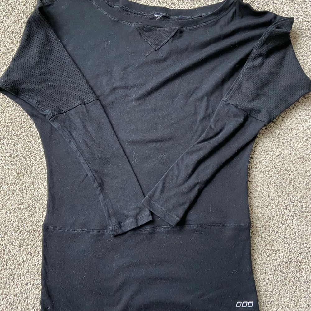Long sleeve work out shirt